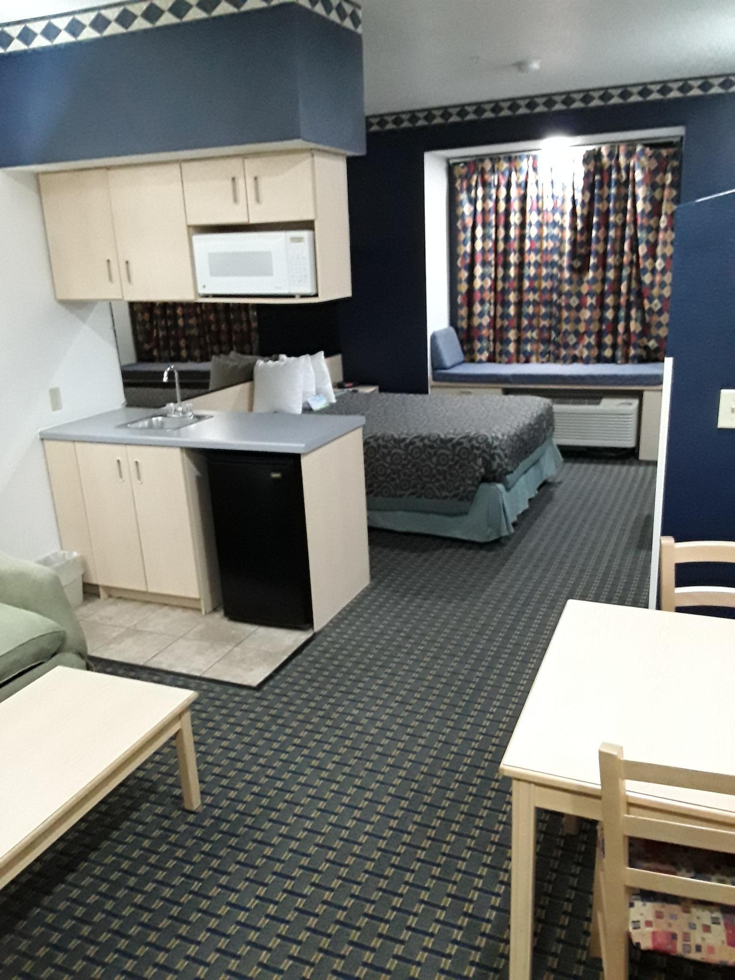 Days Inn & Suites By Wyndham Hutchinson Εξωτερικό φωτογραφία