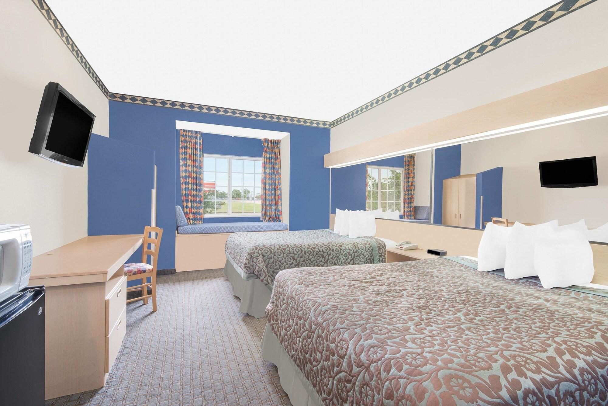 Days Inn & Suites By Wyndham Hutchinson Εξωτερικό φωτογραφία