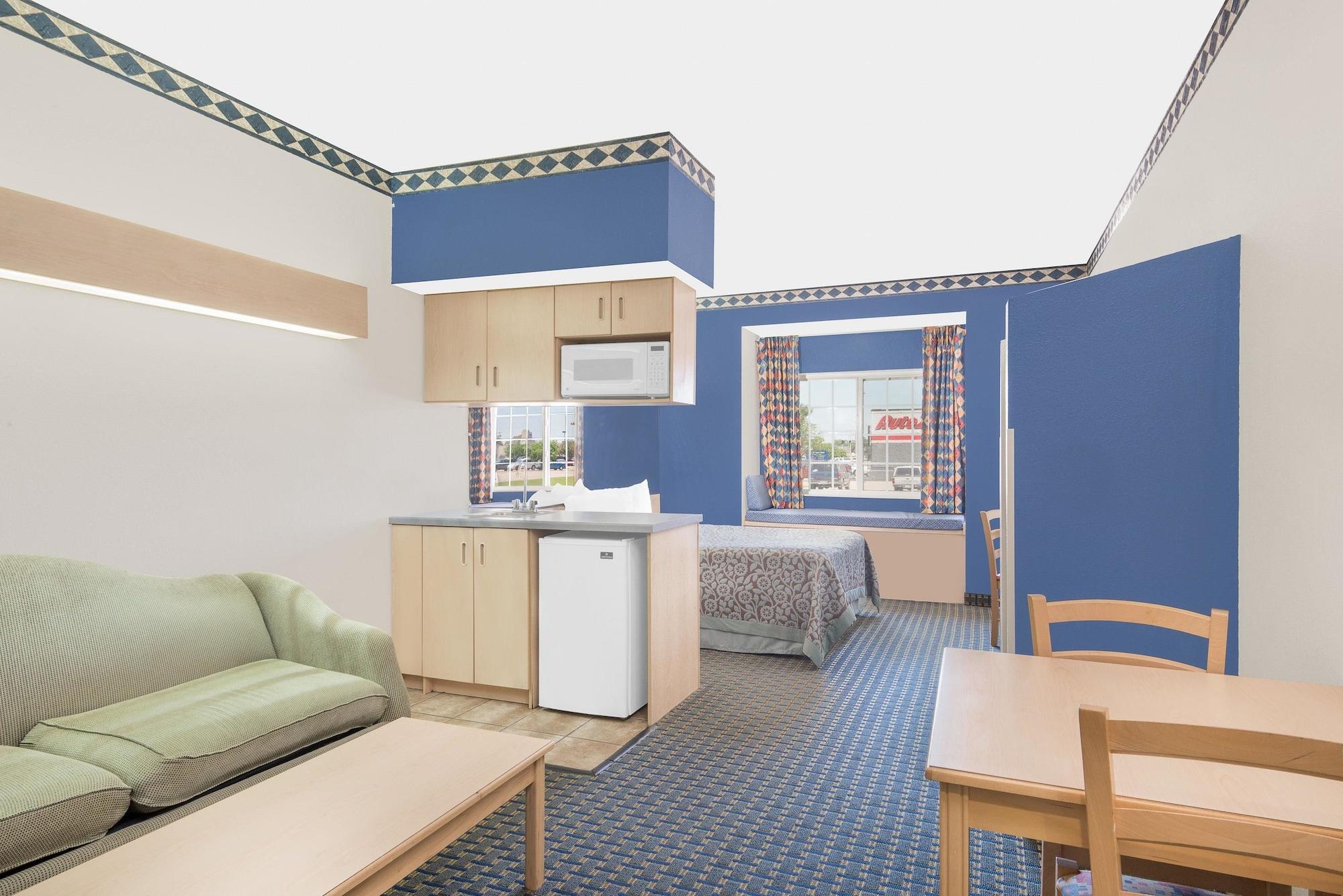 Days Inn & Suites By Wyndham Hutchinson Εξωτερικό φωτογραφία