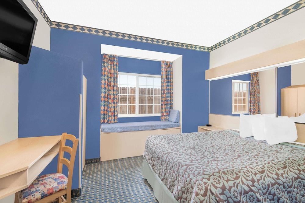 Days Inn & Suites By Wyndham Hutchinson Εξωτερικό φωτογραφία