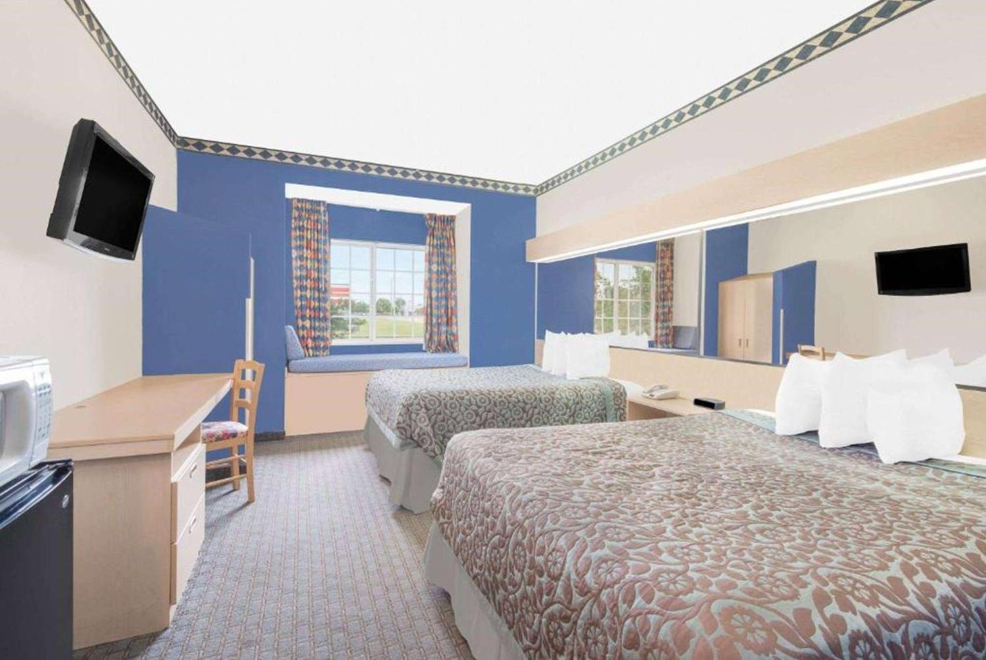 Days Inn & Suites By Wyndham Hutchinson Εξωτερικό φωτογραφία