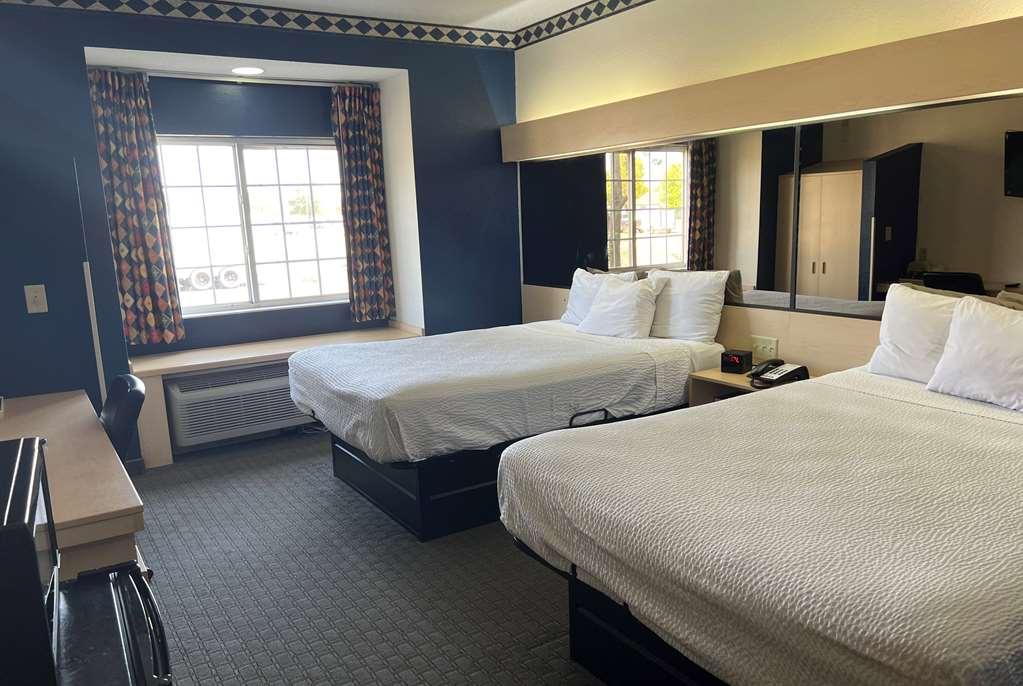 Days Inn & Suites By Wyndham Hutchinson Δωμάτιο φωτογραφία